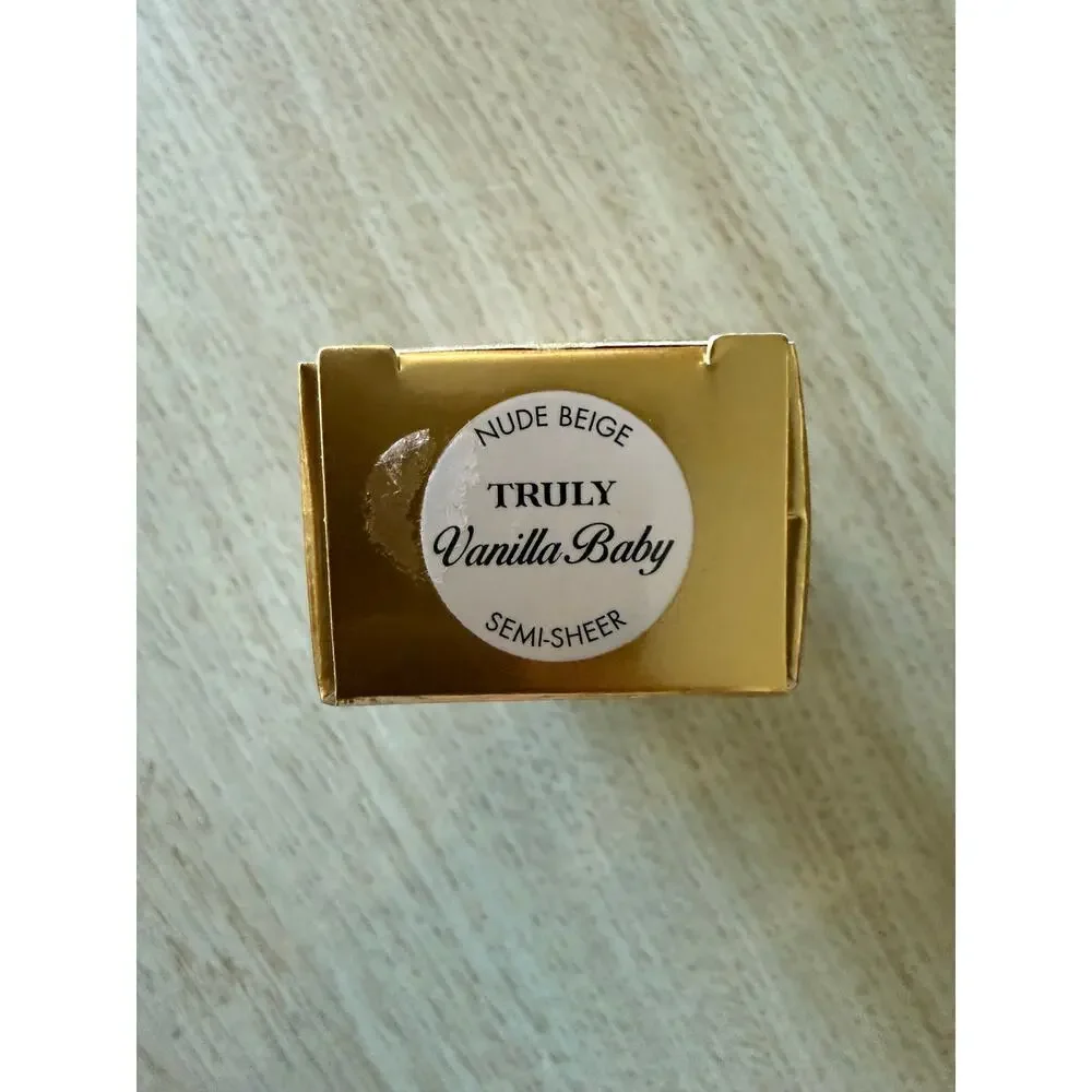 $29 New Truly Hydrating Lip Gloss - Vanilla Baby
